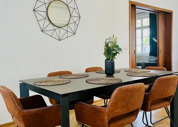 Luxusapartment Im Dichterviertel *garten*parkplatz*wifi* *